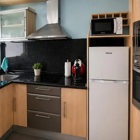 Dom wakacyjny 2br Cala Salions Coastal - Terrace & Ocean Views
