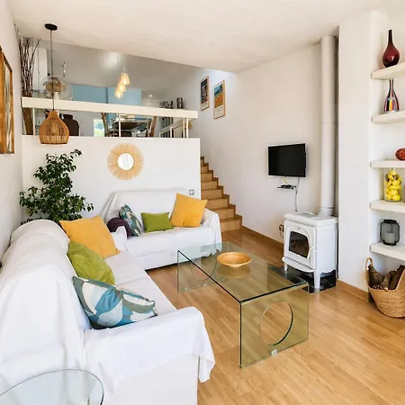 Dom wakacyjny 2br Cala Salions Coastal - Terrace & Ocean Views